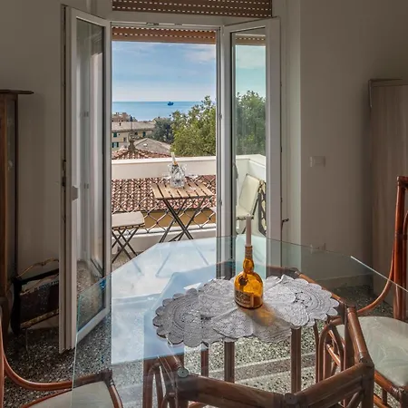 Focaincontromano With Sea View, Apartmán