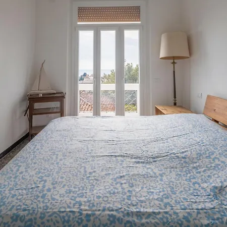 Focaincontromano Seaview, Apartmán Janov