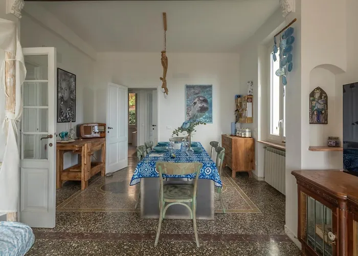 Daire Focaincontromano With Sea View, Cenova