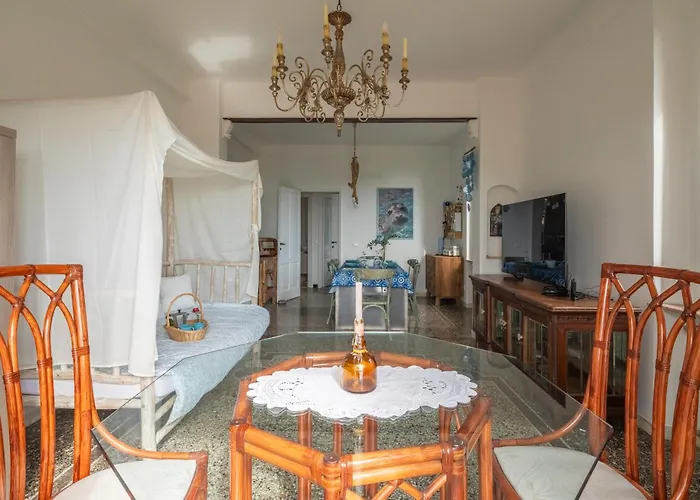 Focaincontromano With Sea View, Daire